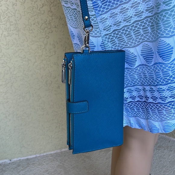 MICHAEL KORS LG DOUBLE ZIP WRISTLET LAGOON LEATHER - Picture 9 of 16